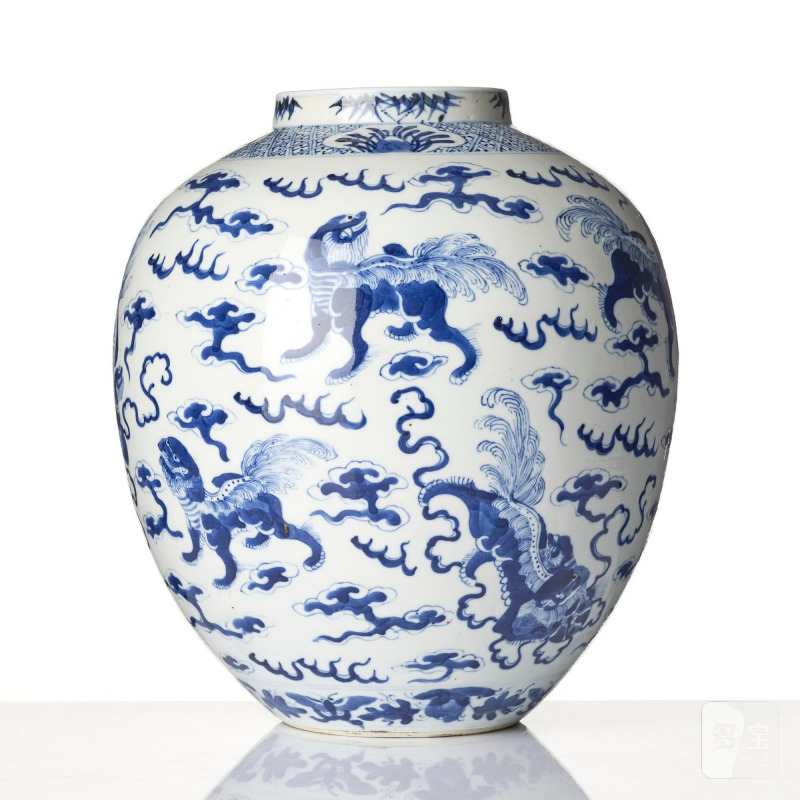 A blue and white 'buddhist' lion jar, - 图2